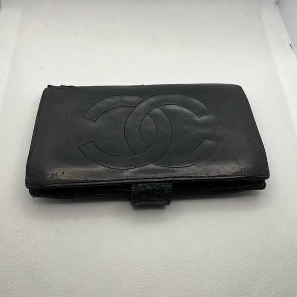 Chanel Wallet - Picture 3 of 11